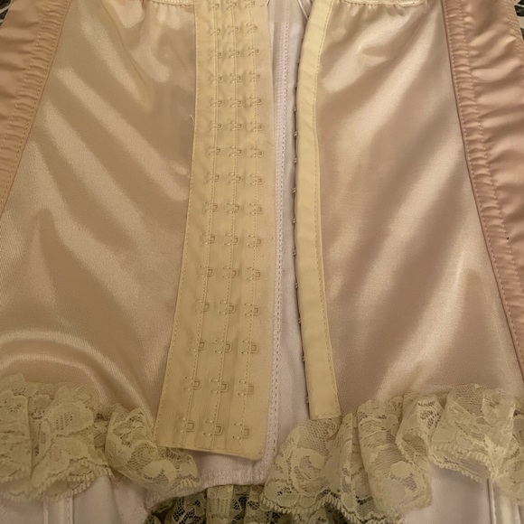 Strapless Bustier Corset - Picture 4 of 15